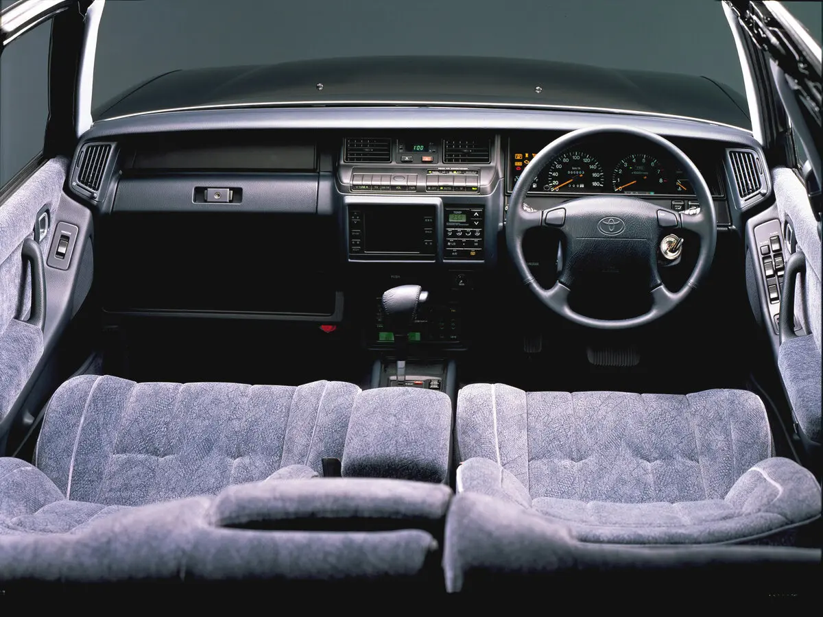 Toyota Crown VIII (S130) Седан — 照片 5