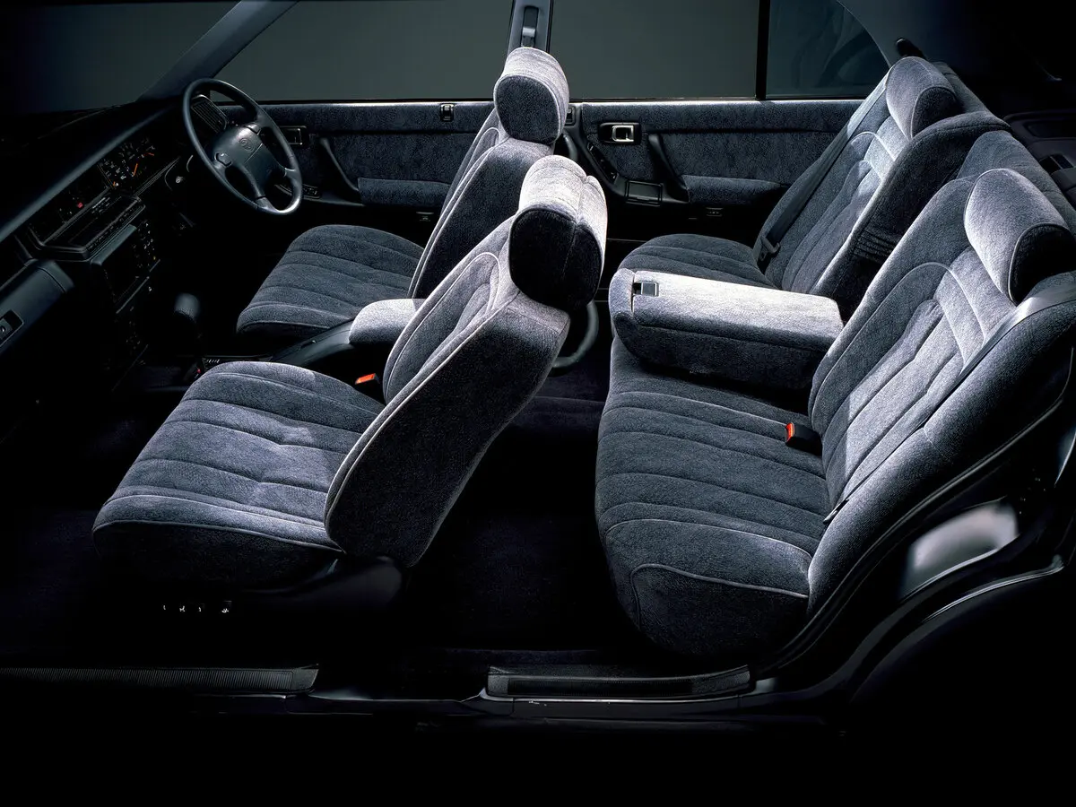 Toyota Crown VIII (S130) Седан — 照片 7