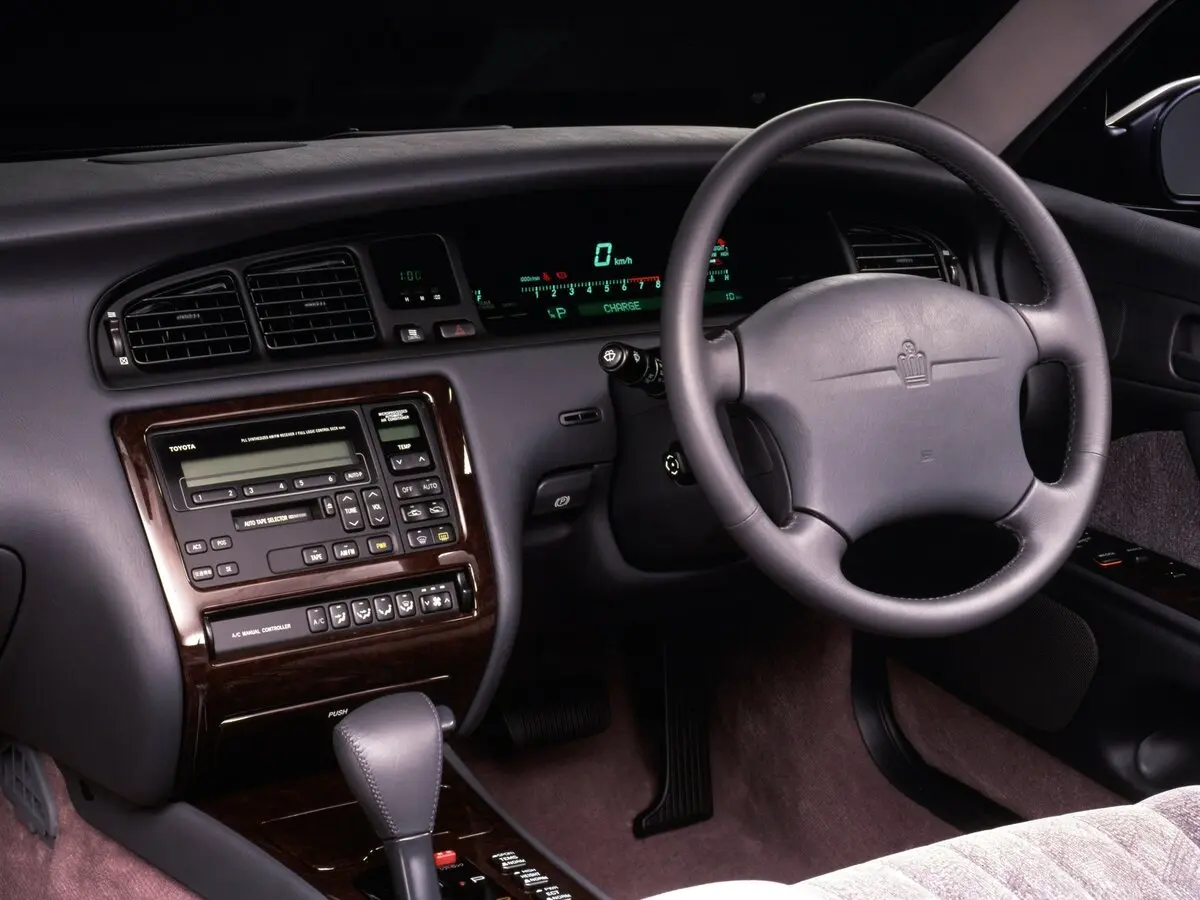 Toyota Crown Majesta I (S140) Седан — фото 9
