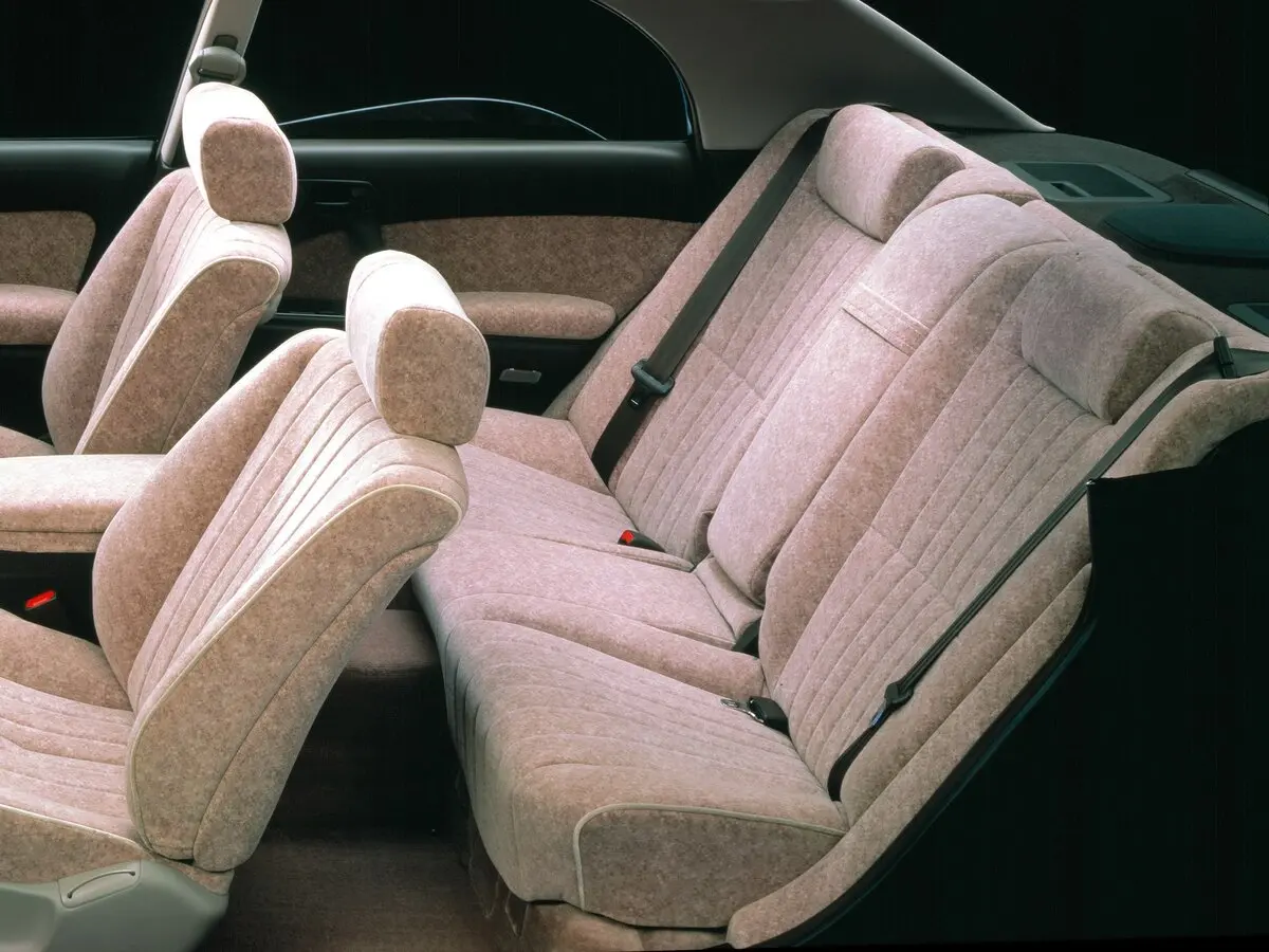 Toyota Crown Majesta I (S140) Седан — фото 10
