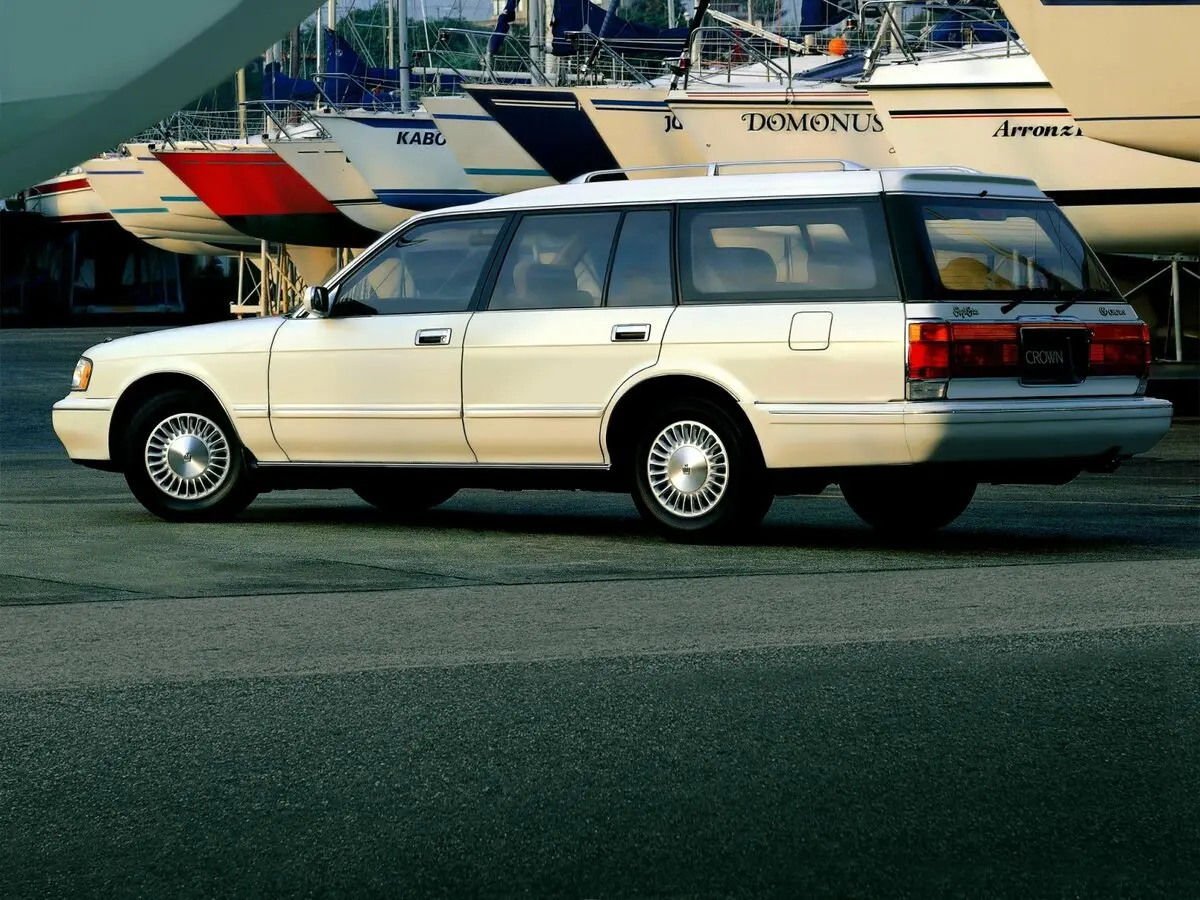 Toyota Crown X (S150) Универсал 5 дв. — сүрөт 2