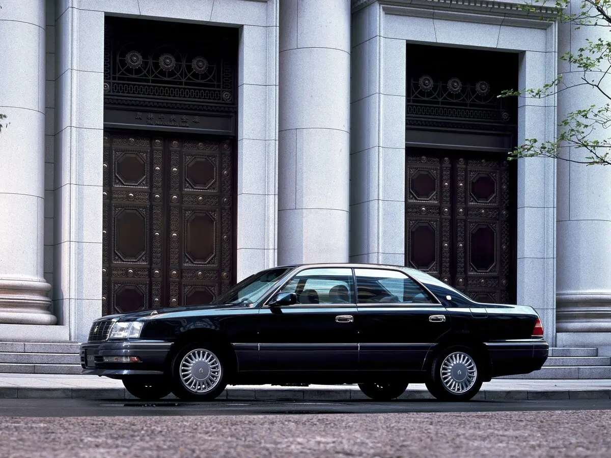 Toyota Crown X (S150) Седан — сүрөт 2