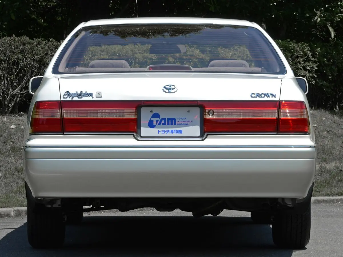 Toyota Crown X (S150) Седан — сүрөт 4