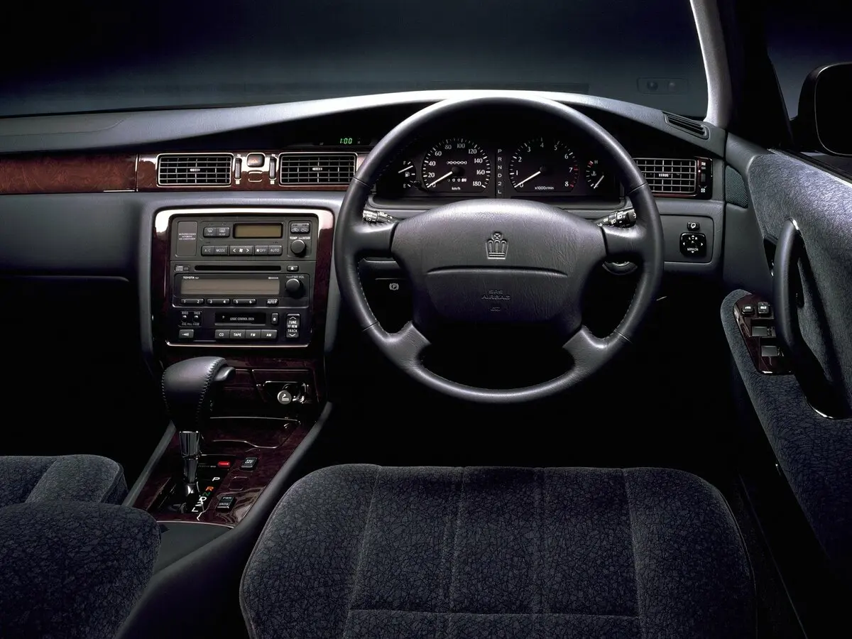 Toyota Crown X (S150) Седан — сүрөт 7