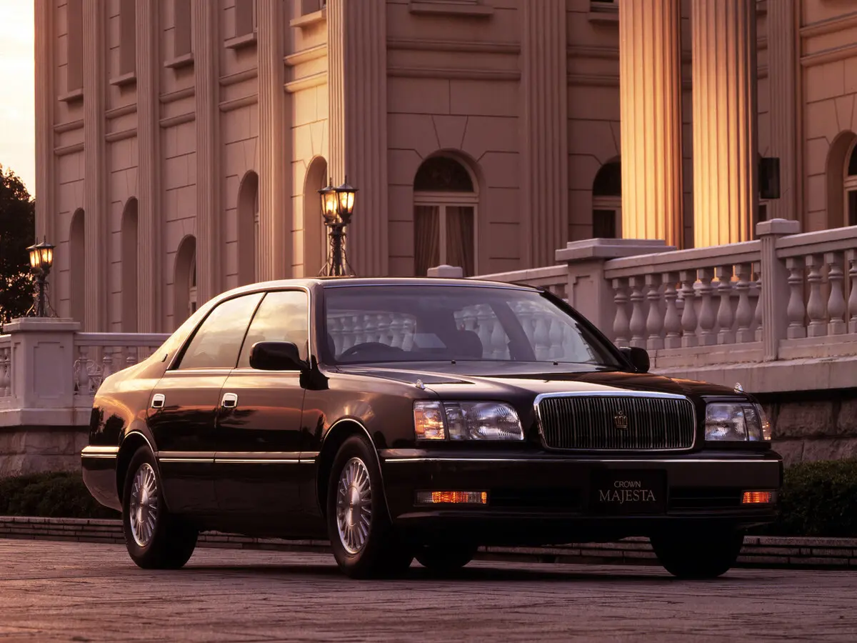 Toyota Crown Majesta II (S150) Седан — фото 3
