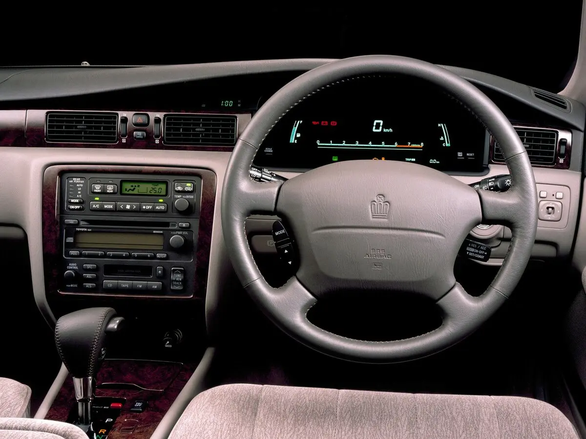 Toyota Crown Majesta II (S150) Седан — фото 9