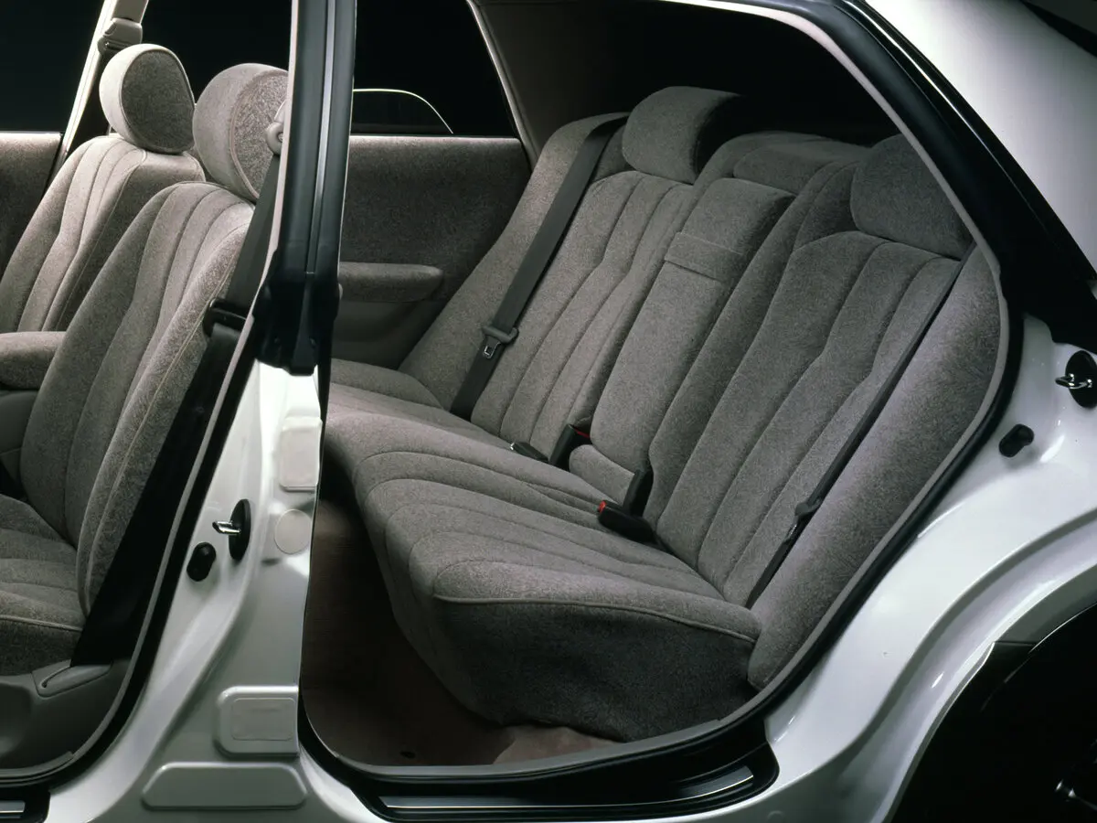 Toyota Crown Majesta II (S150) Седан — фото 10