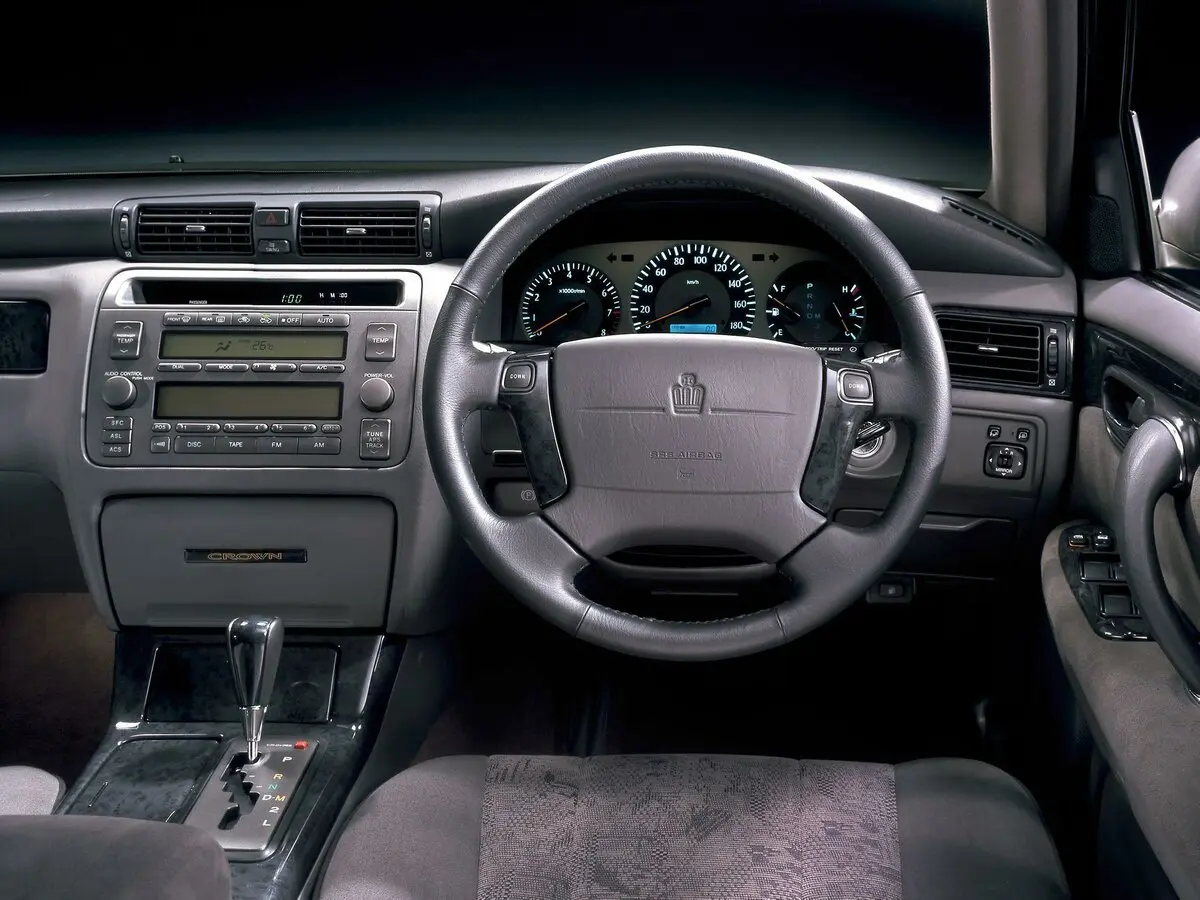 Toyota Crown XI (S170) Седан — photo 6