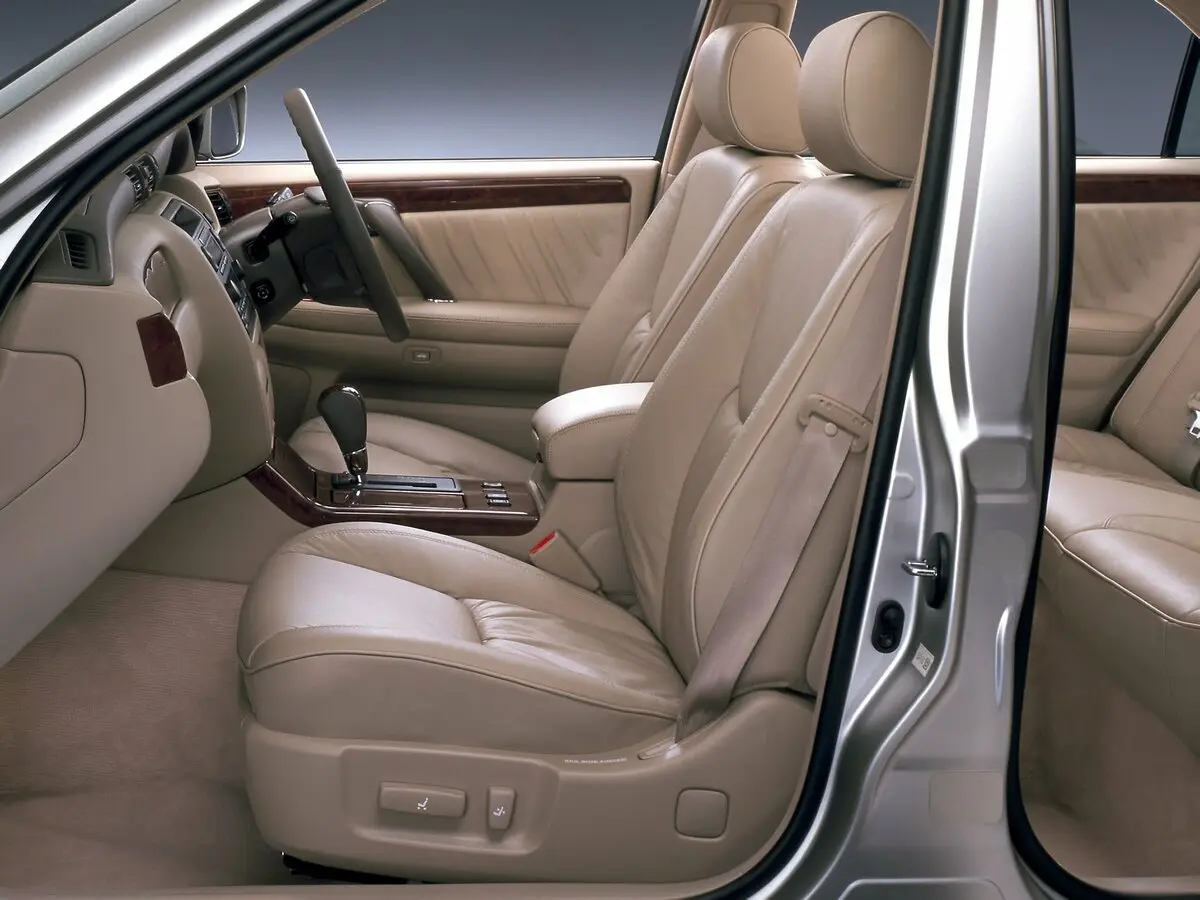 Toyota Crown XI (S170) Седан — photo 8