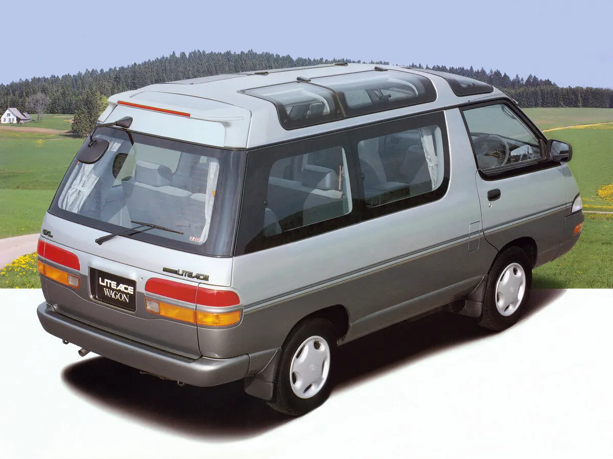 Toyota Lite Ace IV Минивэн — фото 3