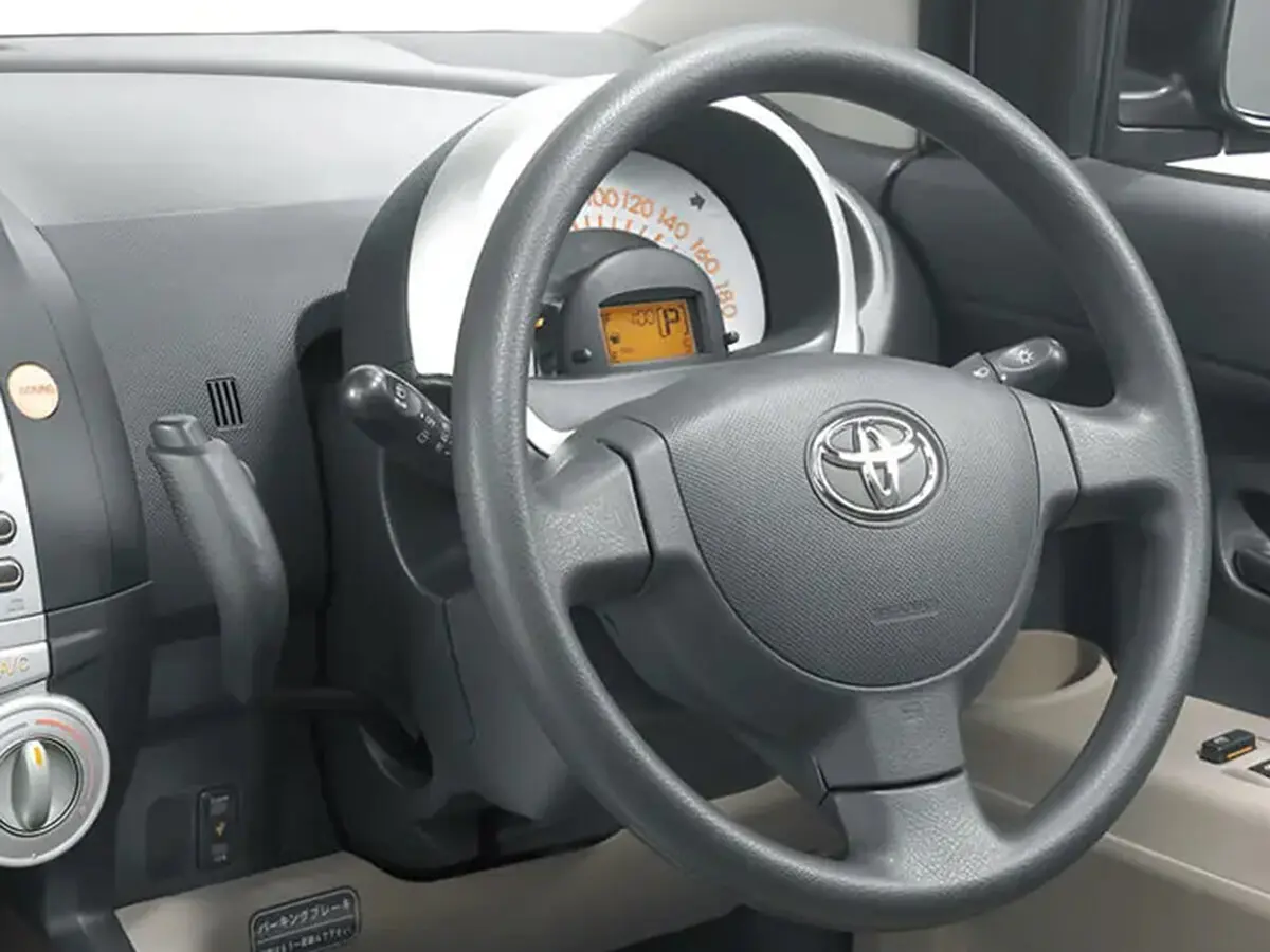 Toyota Passo I (C10) Хэтчбек 5 дв. — фото 8