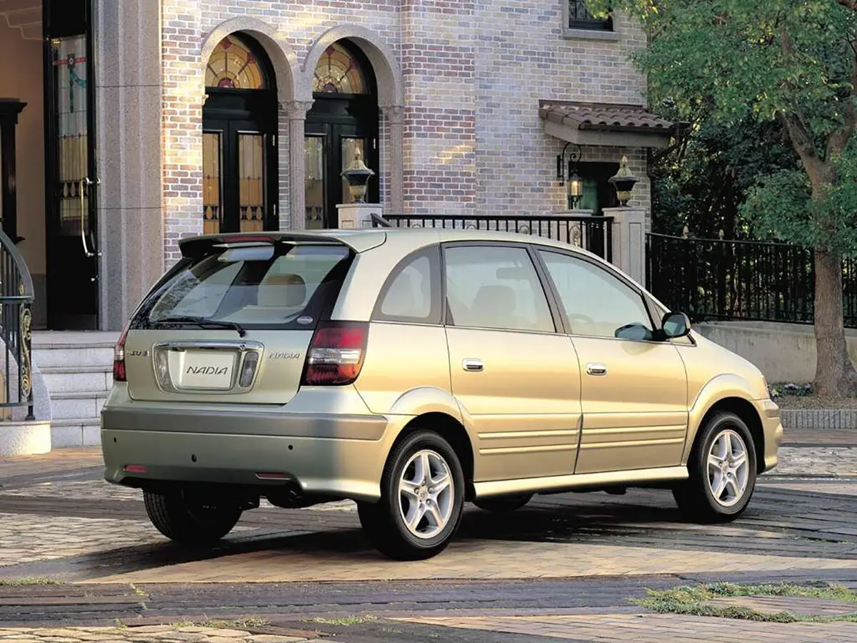Toyota Nadia 1998 – 2003 Компактвэн — сүрөт 2