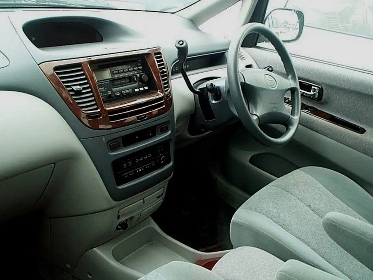 Toyota Nadia 1998 – 2003 Компактвэн — сүрөт 4