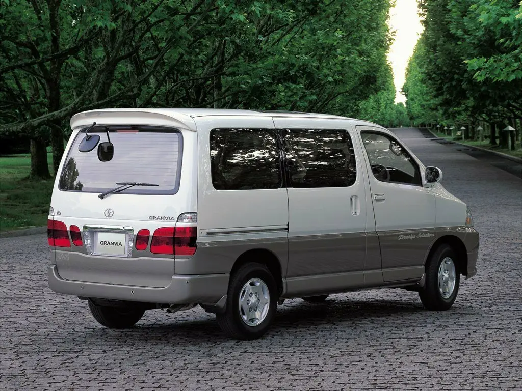 Toyota Granvia I Минивэн — сүрөт 4