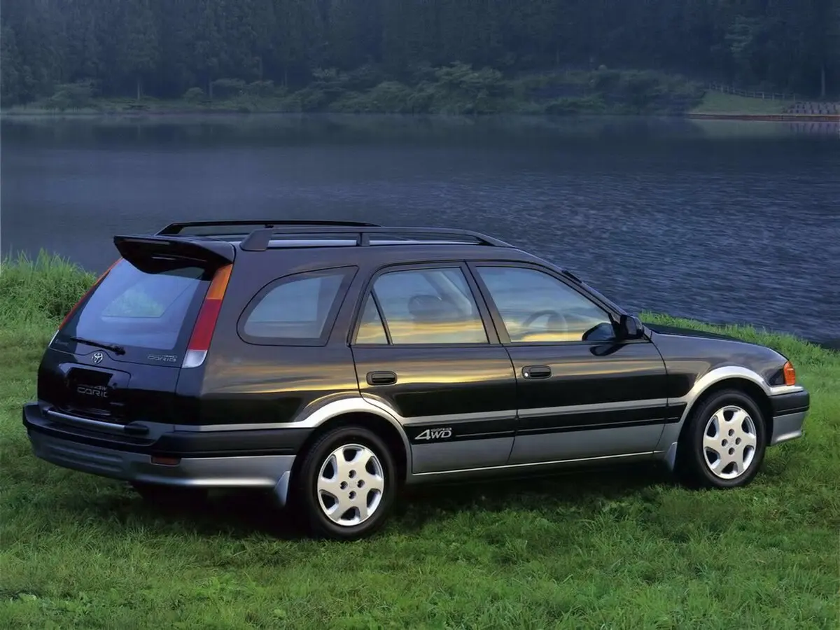 Toyota Sprinter Carib III Универсал 5 дв. — фото 5