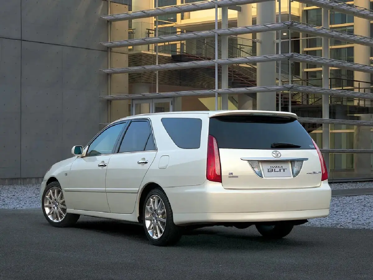 Toyota Mark II IX (X110) Универсал 5 дв. Blit — фото 2