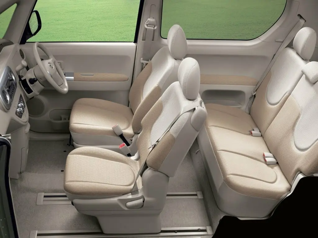 Toyota Porte I Микровэн — фото 7