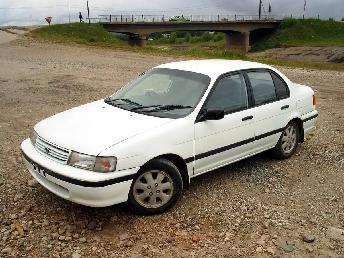 Toyota Corsa IV (L40) Седан