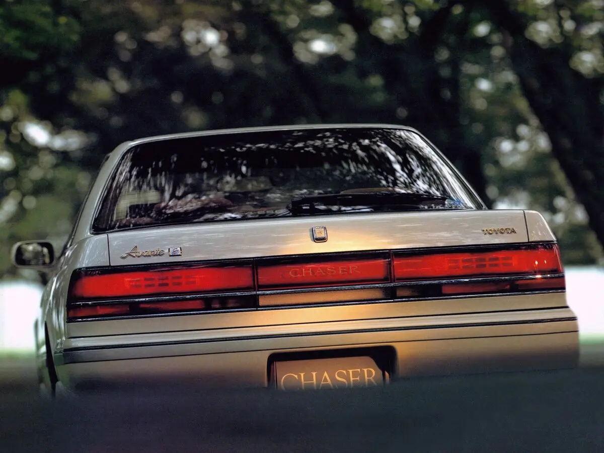 Toyota Chaser IV (X80) Седан — фото 4