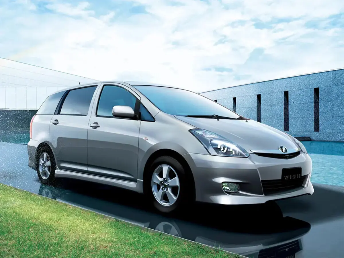 Toyota Wish I Рестайлинг Компактвэн — фото 2