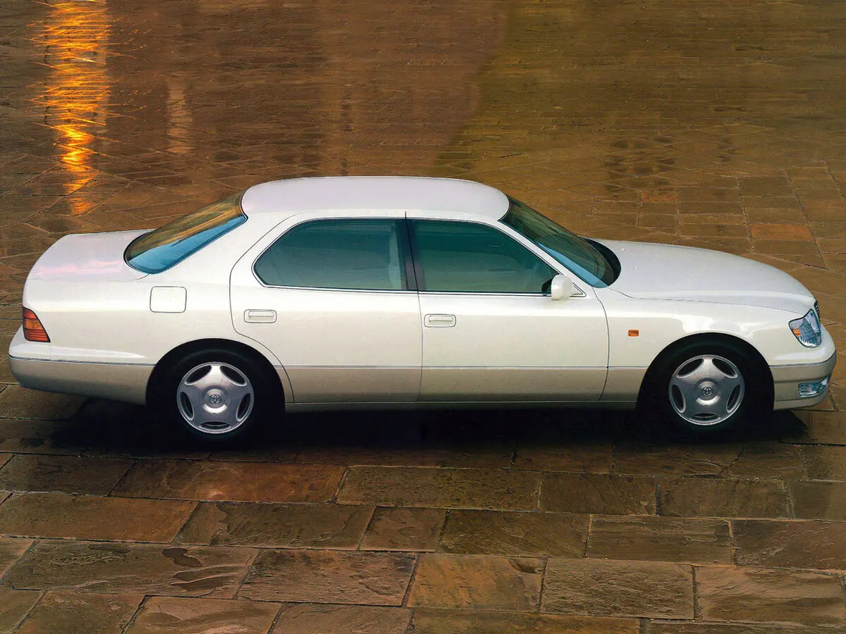 Toyota Celsior II (F20) Рестайлинг Седан — фото 2