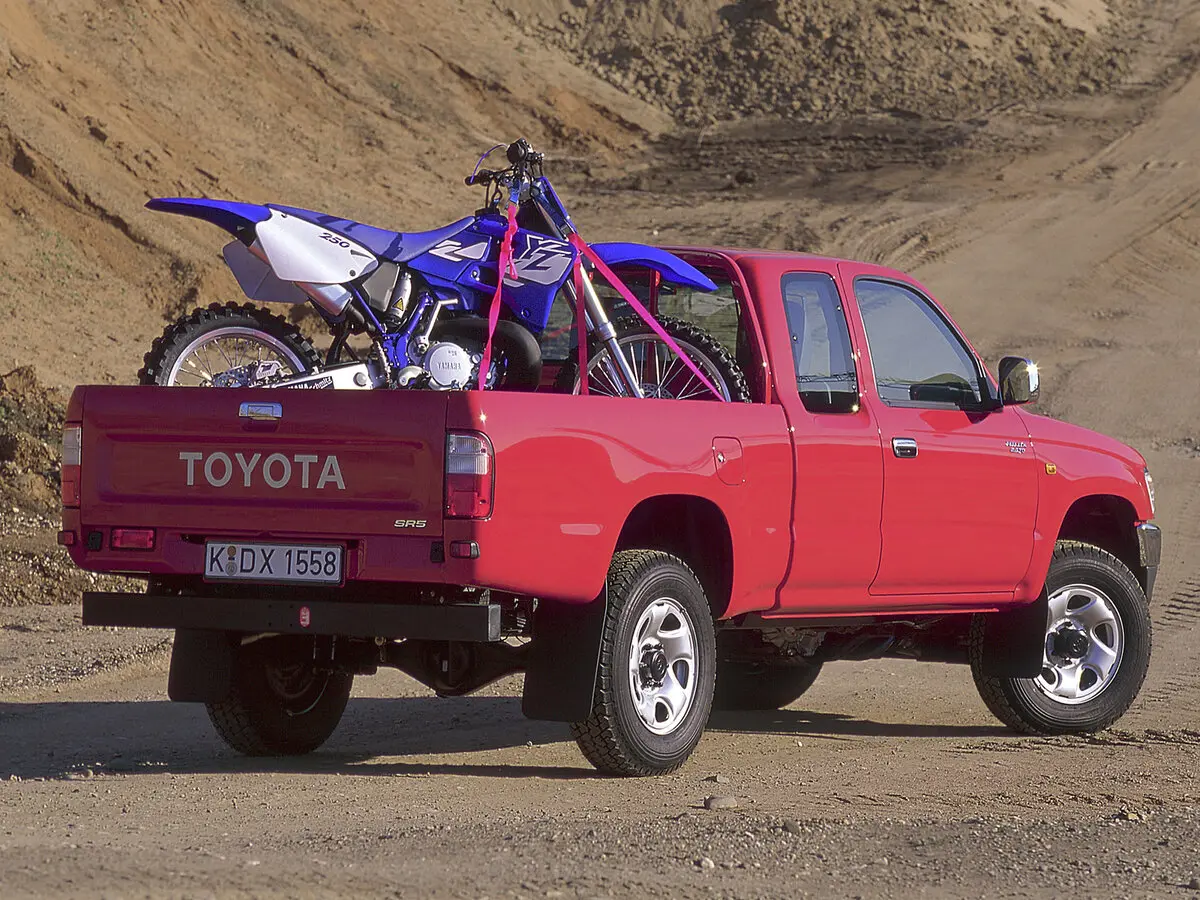 Toyota Hilux VI Пикап Полуторная кабина — сүрөт 2