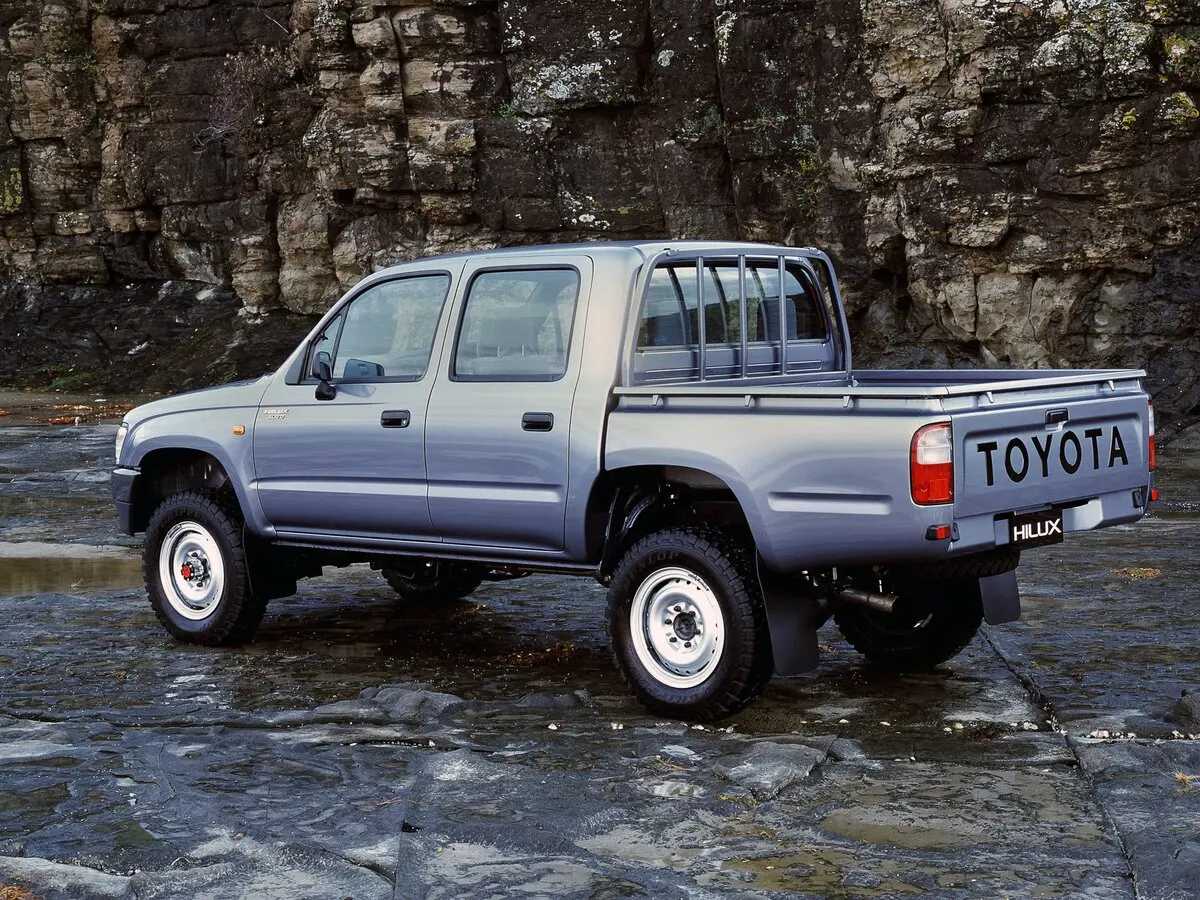 Toyota Hilux VI Пикап Двойная кабина Double cab — сүрөт 2
