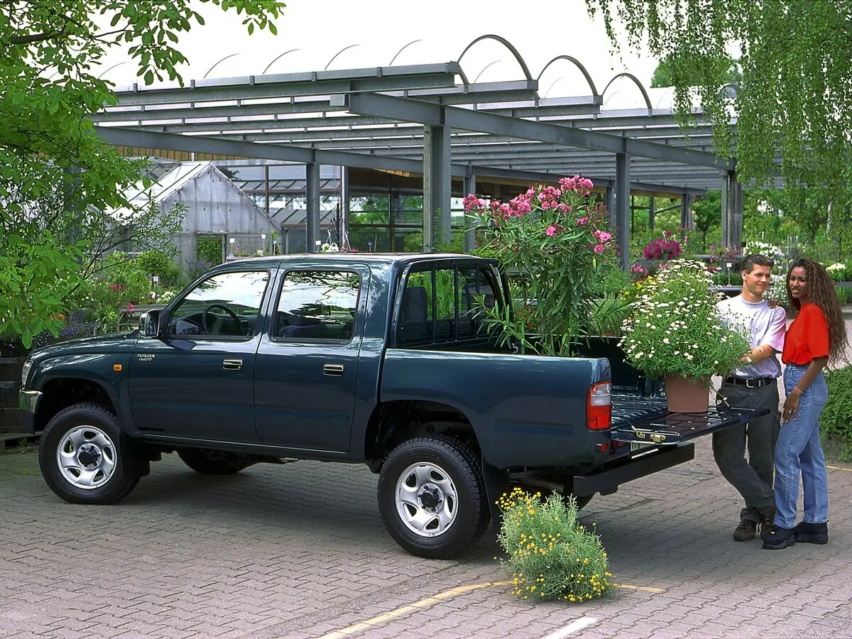 Toyota Hilux VI Пикап Двойная кабина Double cab — сүрөт 5