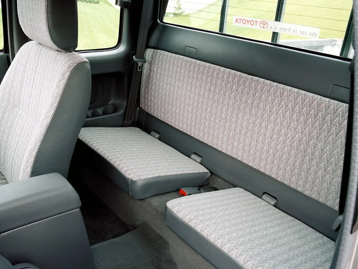 Toyota Hilux VI Рестайлинг Пикап Полуторная кабина Xtra Cab — сүрөт 5