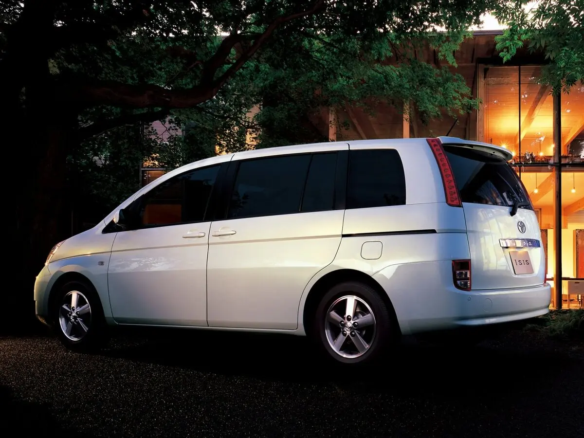 Toyota ISis I Компактвэн — сүрөт 5