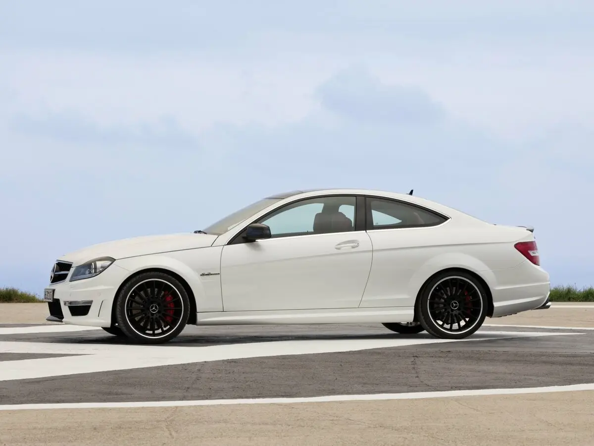 Mercedes-Benz C-Класс AMG III (W204) Рестайлинг Купе — сүрөт 2