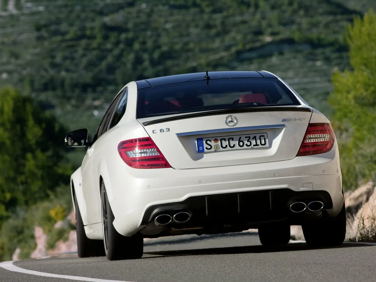 Mercedes-Benz C-Класс AMG III (W204) Рестайлинг Купе — сүрөт 4