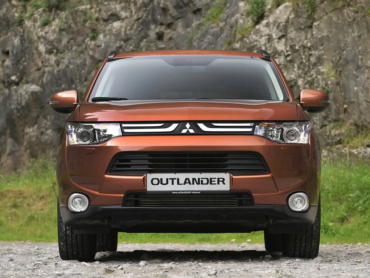 Mitsubishi Outlander III Внедорожник 5 дв. — photo 3