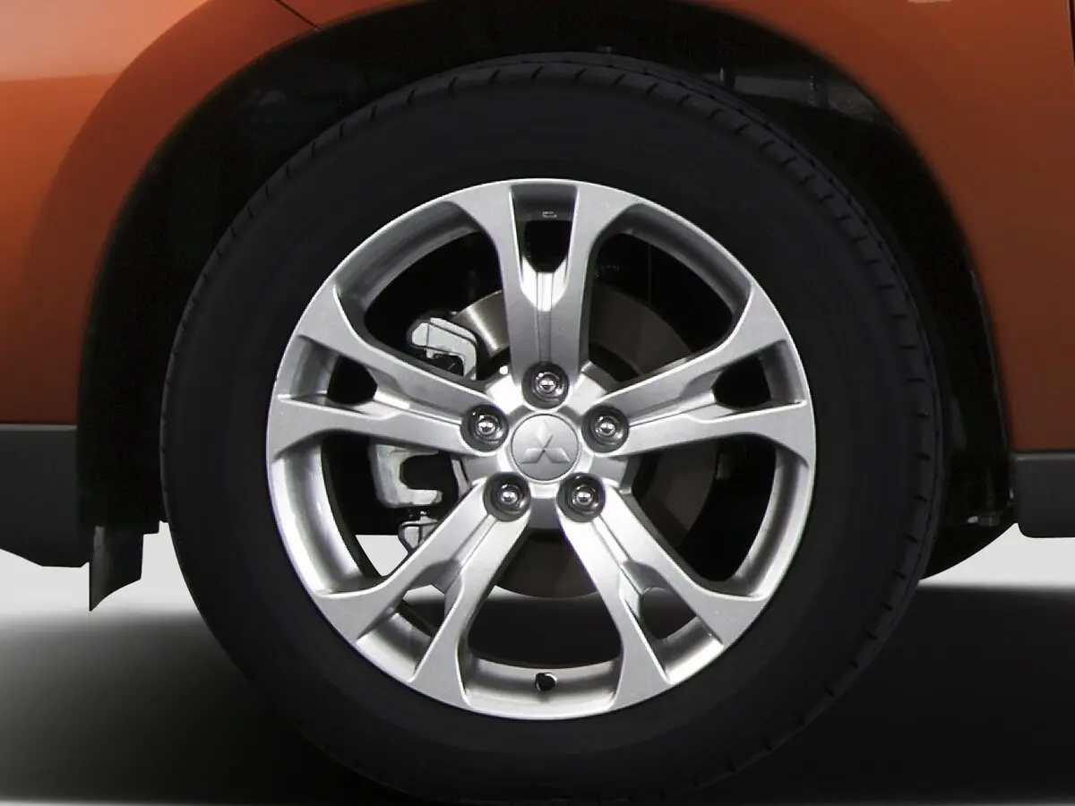 Mitsubishi Outlander III Внедорожник 5 дв. — photo 15