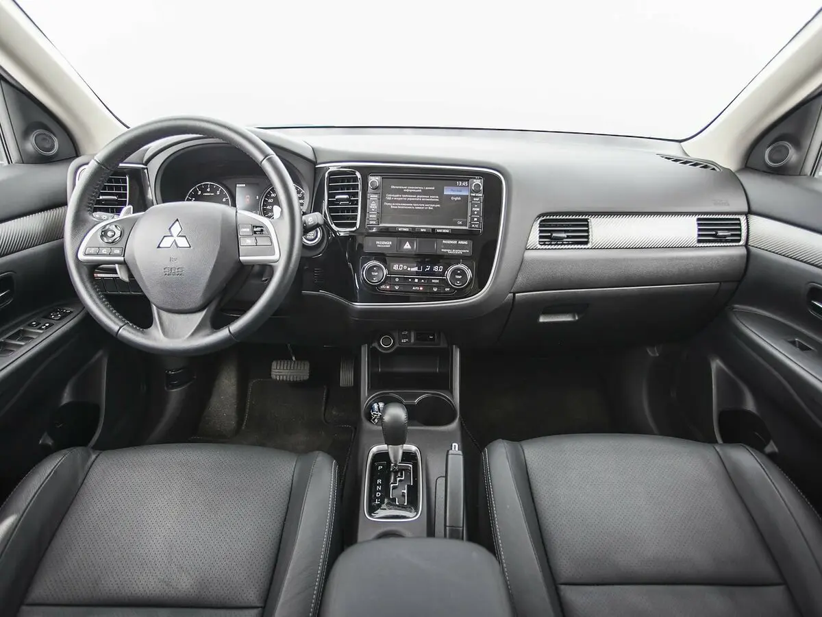 Mitsubishi Outlander III Внедорожник 5 дв. — photo 19