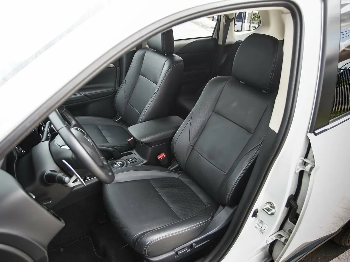 Mitsubishi Outlander III Внедорожник 5 дв. — photo 20