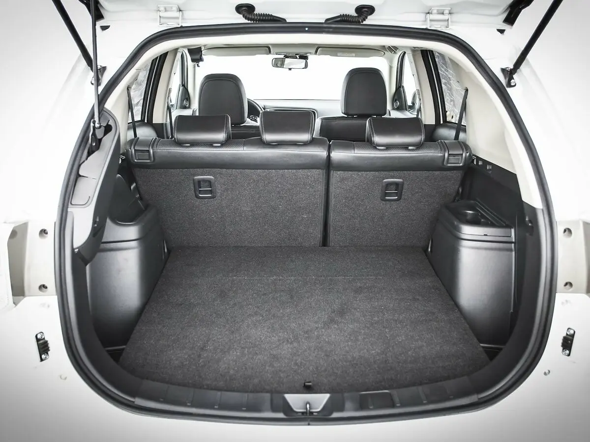 Mitsubishi Outlander III Внедорожник 5 дв. — photo 26