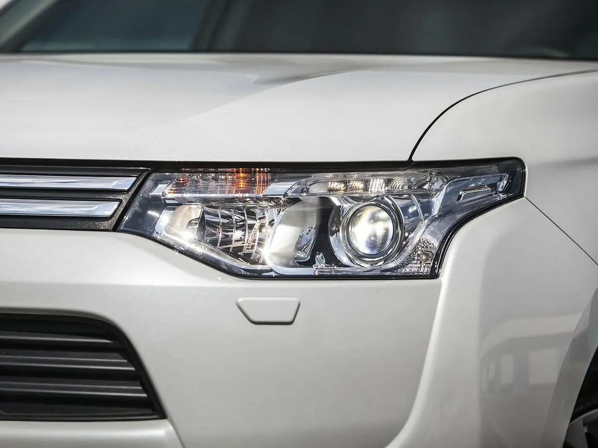 Mitsubishi Outlander III Внедорожник 5 дв. — photo 28