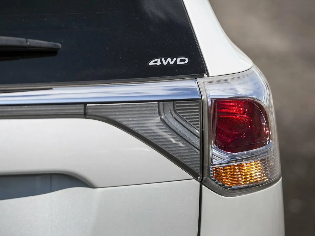 Mitsubishi Outlander III Внедорожник 5 дв. — photo 29