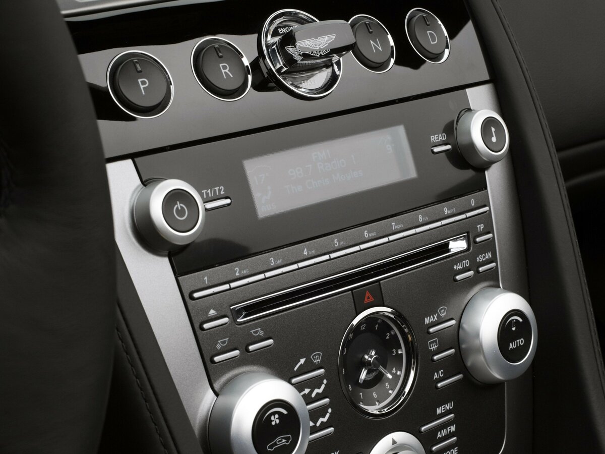Aston Martin DB9 I Рестайлинг Купе — фото 7