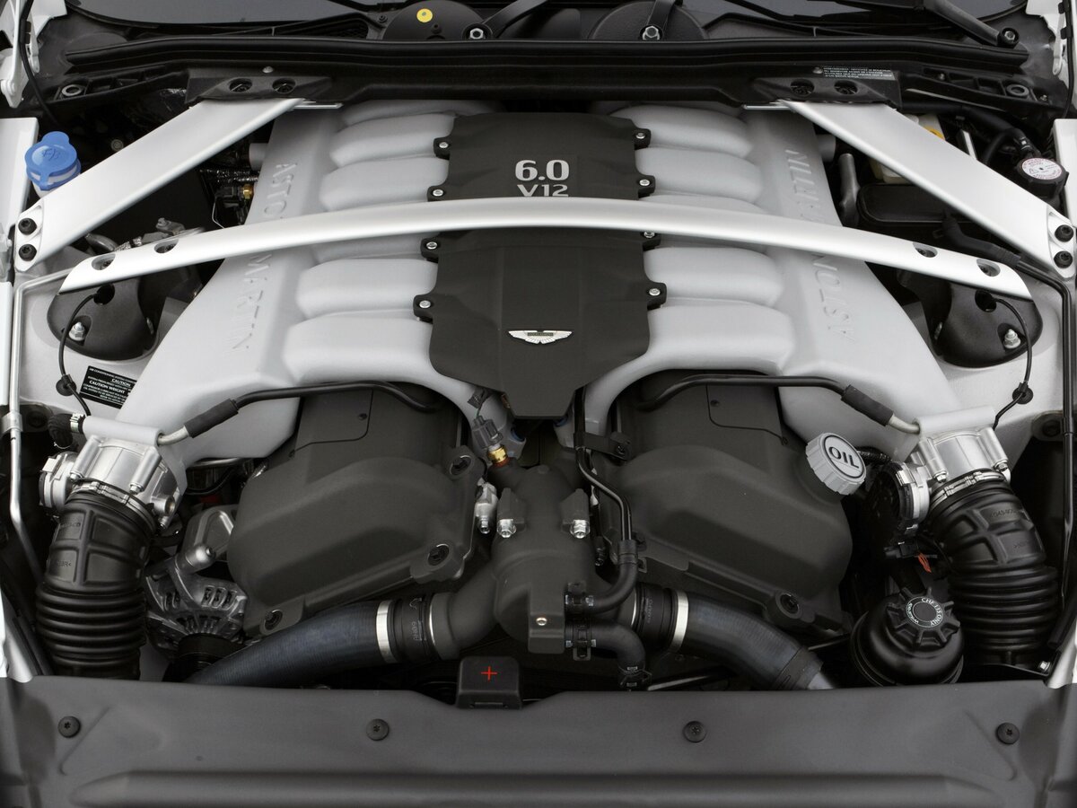 Aston Martin DB9 I Рестайлинг Купе — фото 9