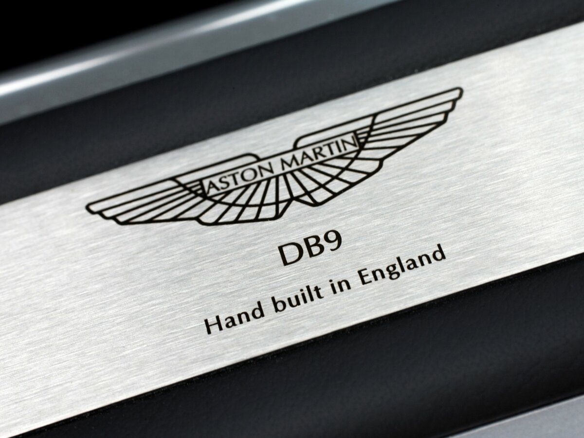 Aston Martin DB9 I Рестайлинг Купе — фото 10