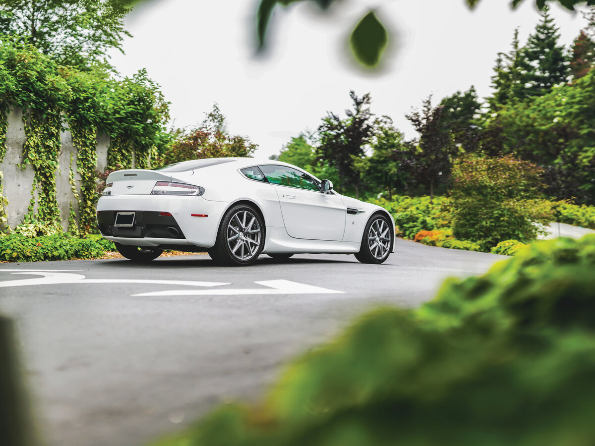 Aston Martin V8 Vantage III Рестайлинг Купе — фото 5