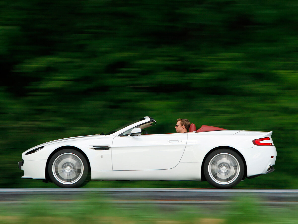 Aston Martin V8 Vantage III Рестайлинг Родстер — фото 2
