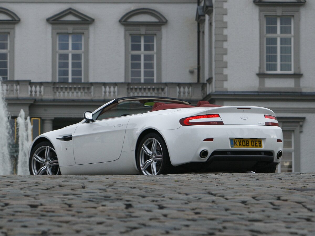 Aston Martin V8 Vantage III Рестайлинг Родстер — фото 4