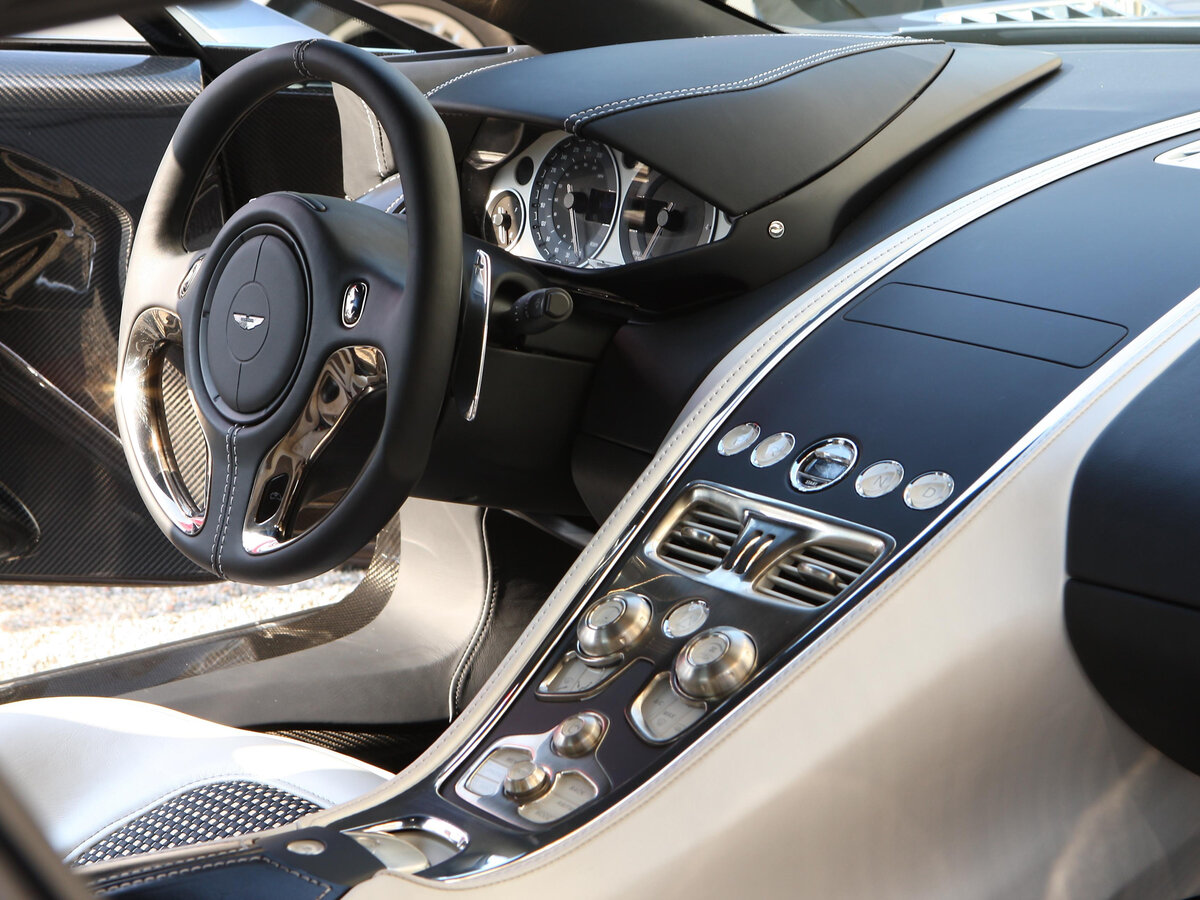 Aston Martin One-77 2009 – 2012 Купе — фото 7