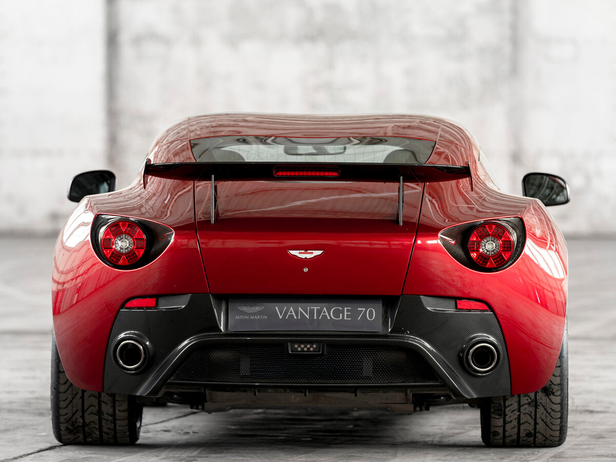 Aston Martin V12 Zagato 2011 – 2012 Купе — фото 4