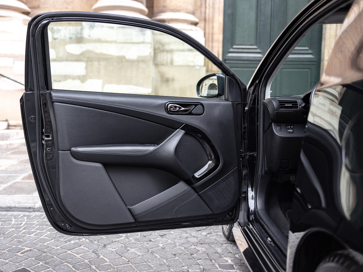 Aston Martin Cygnet 2011 – 2013 Хэтчбек 3 дв. — фото 12