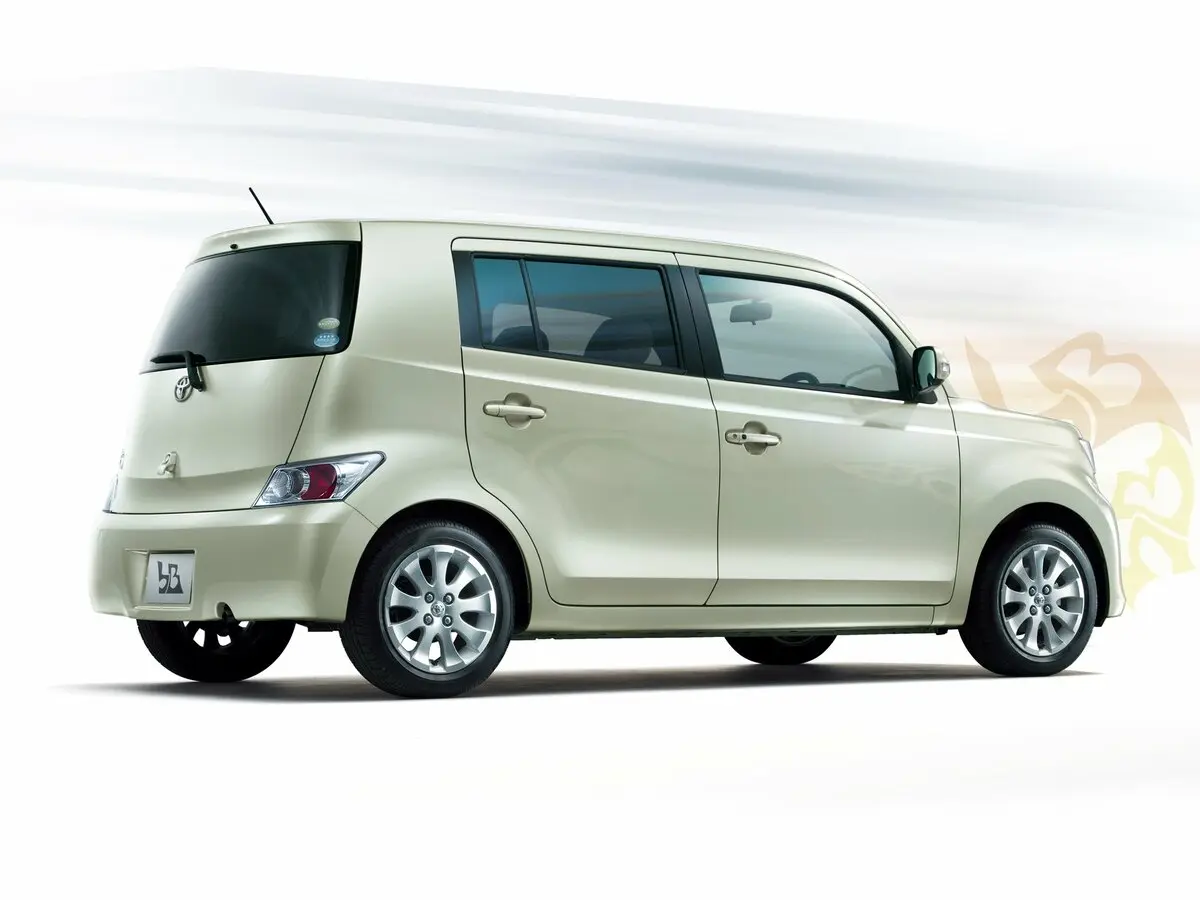 Toyota bB II Рестайлинг Компактвэн — фото 3