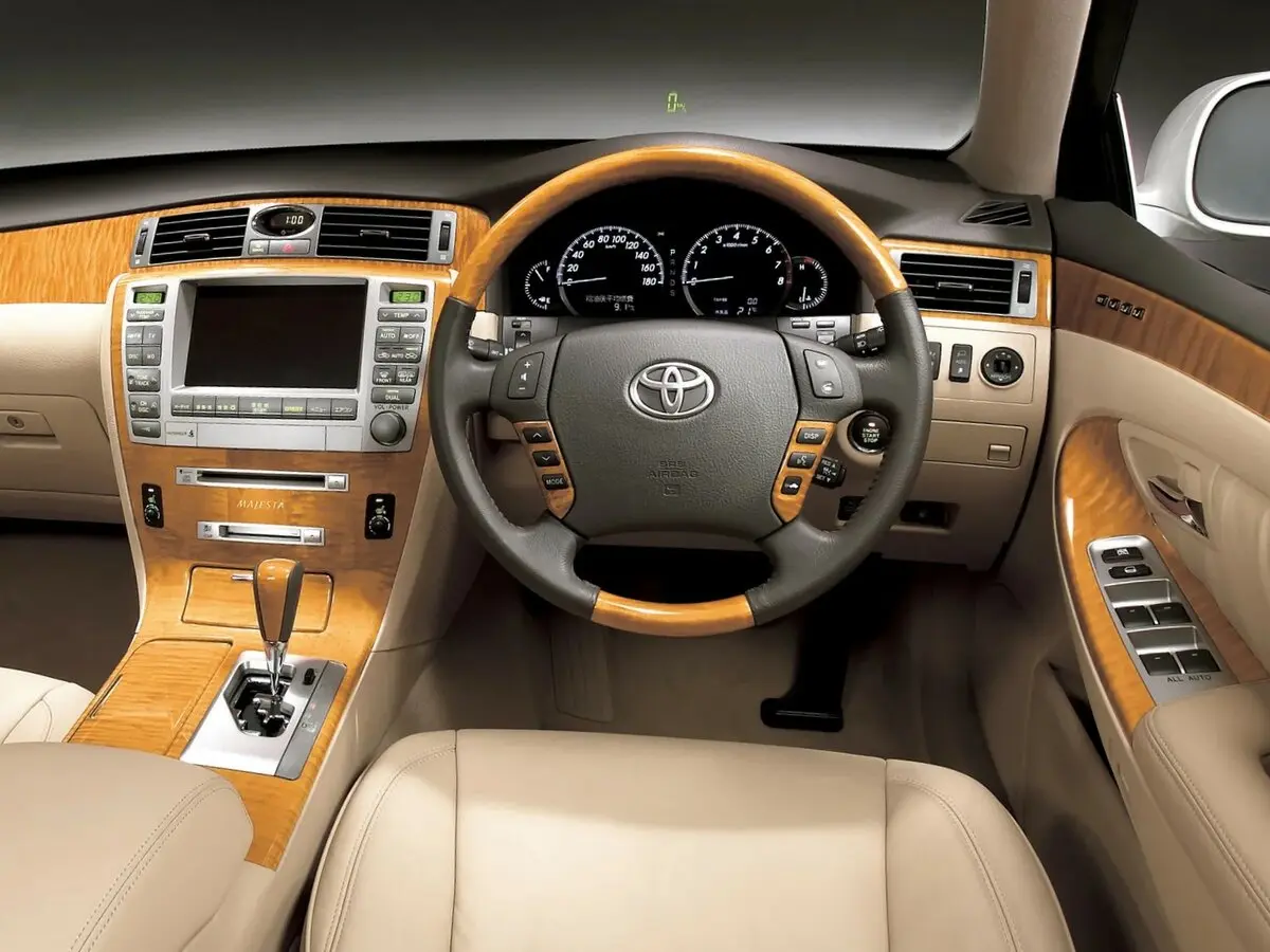 Toyota Crown Majesta IV (S180) Седан — фото 8